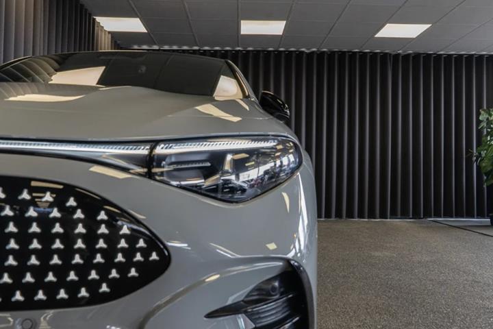 Grå Mercedes CLA250+ fra 2025