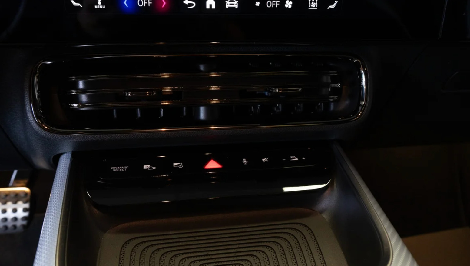 Grå Mercedes CLA250+ fra 2025