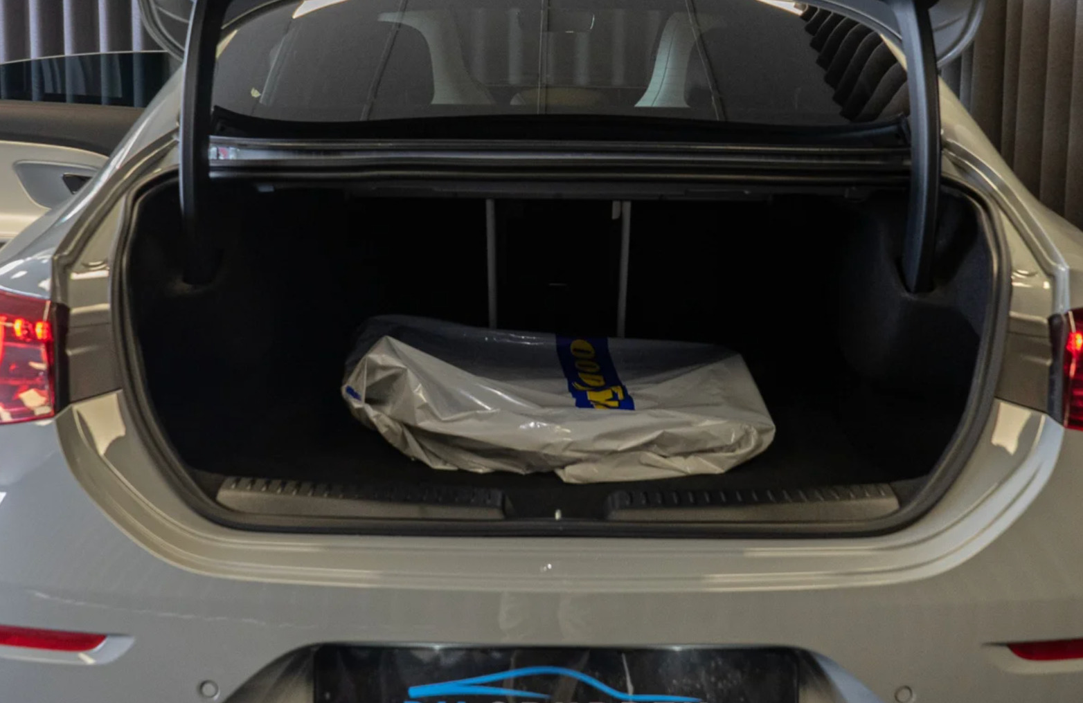 Grå Mercedes CLA250+ fra 2025