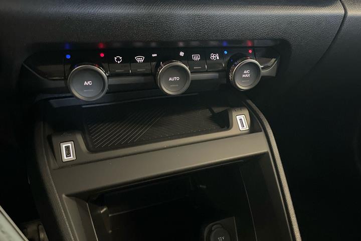 Grå Citroën ë-C4 X fra 2025