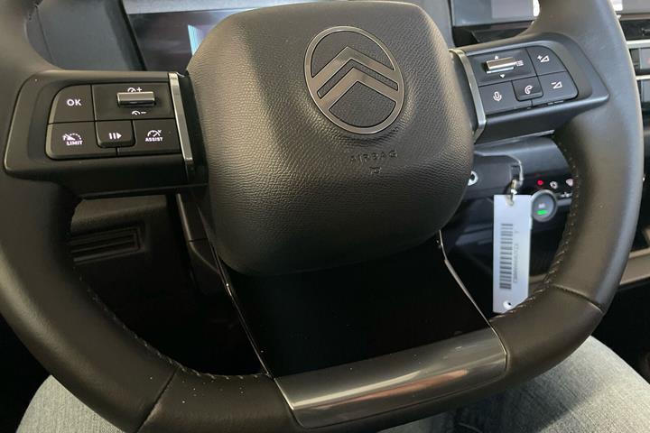 Blå Citroën ë-C4 X fra 2025