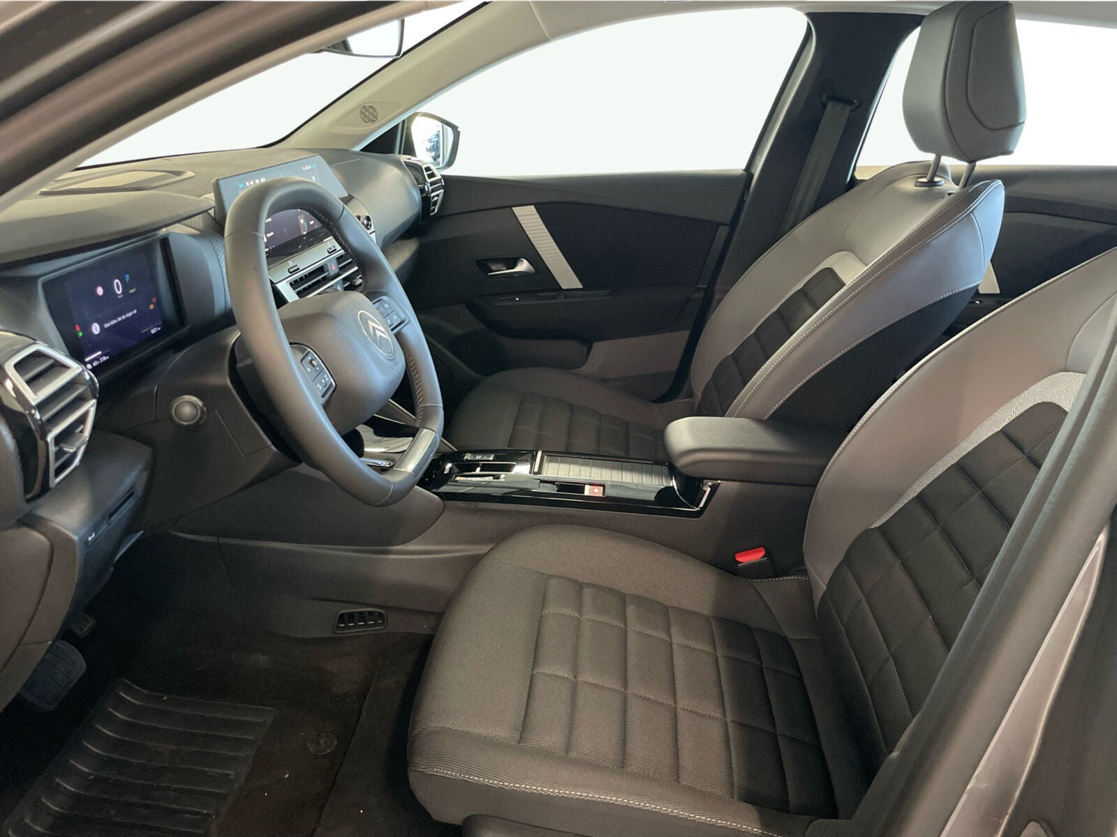 Grå Citroën ë-C4 X fra 2025