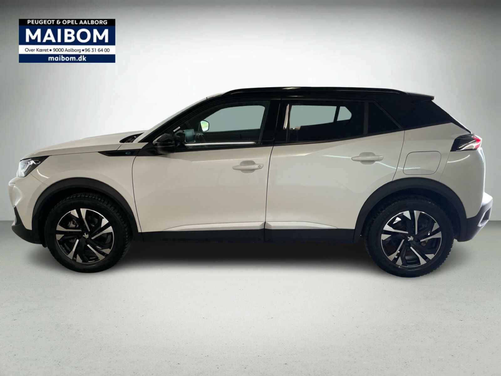 Hvid Peugeot e-2008 fra 2023