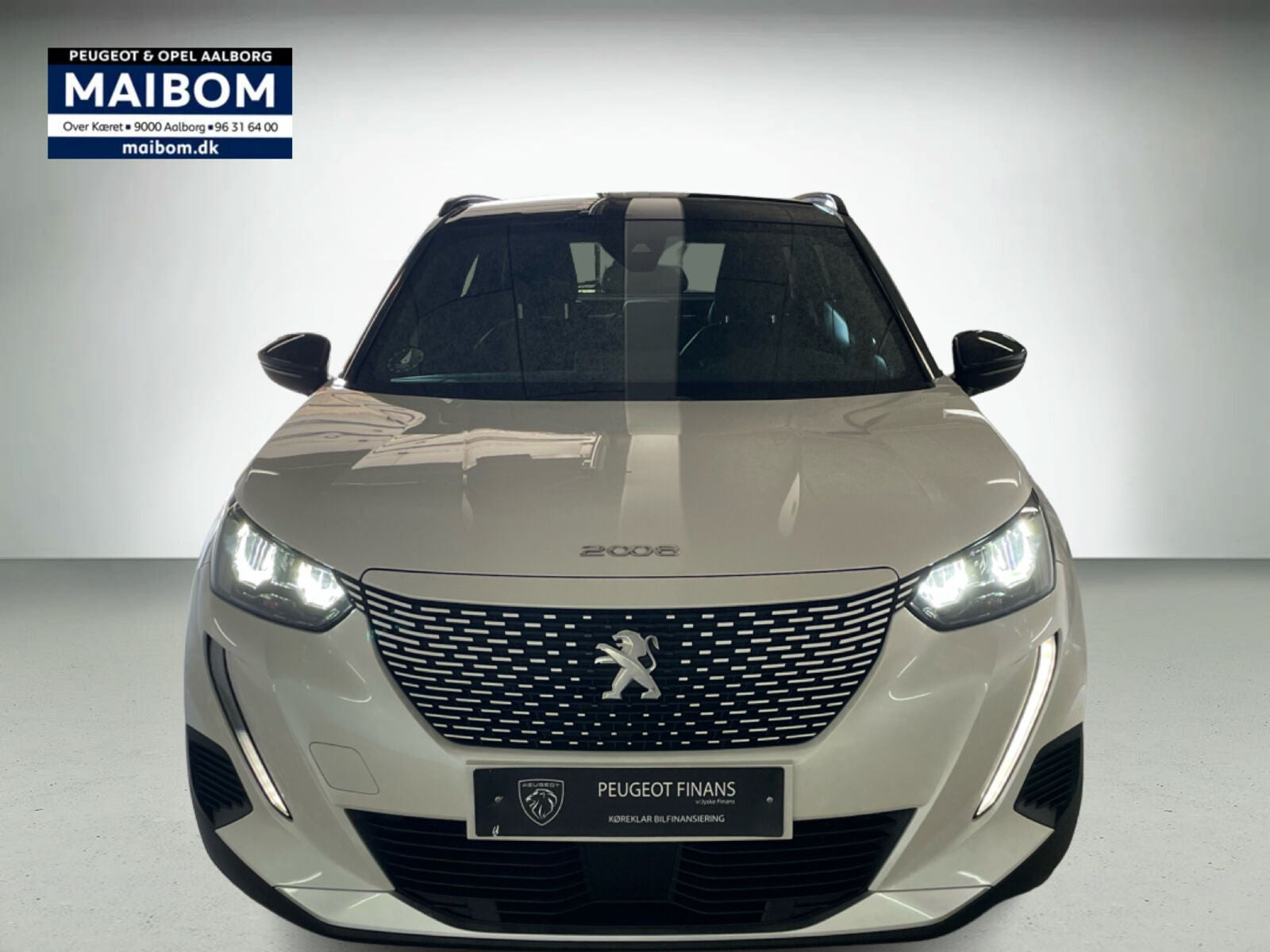 Hvid Peugeot e-2008 fra 2023