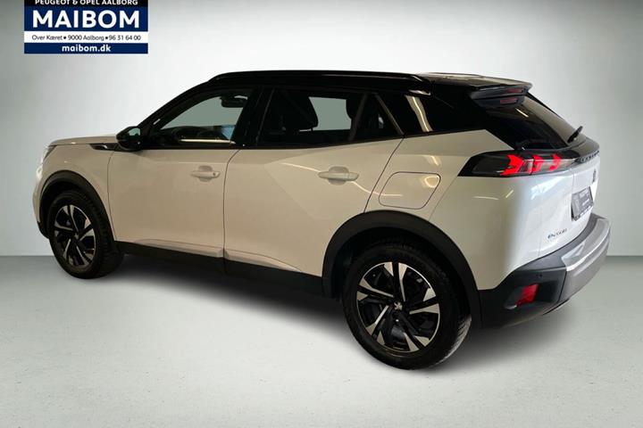 Hvid Peugeot e-2008 fra 2023