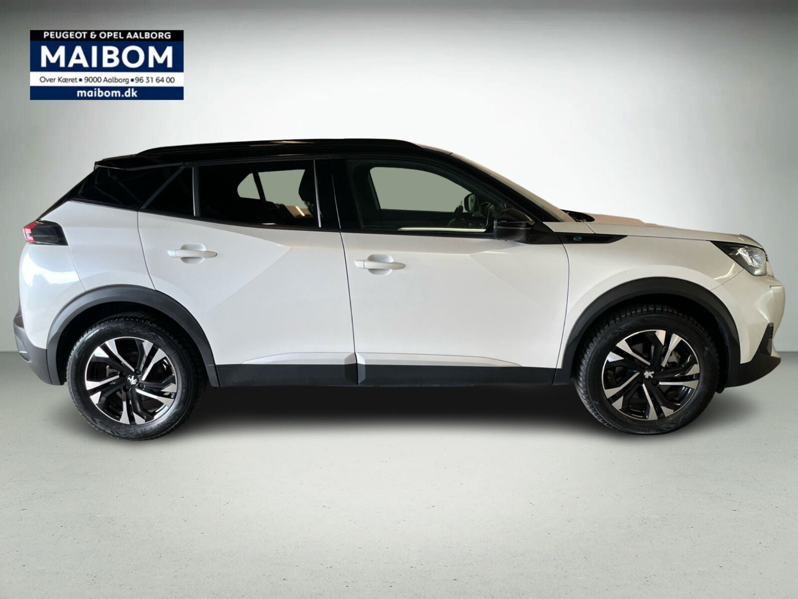 Hvid Peugeot e-2008 fra 2023