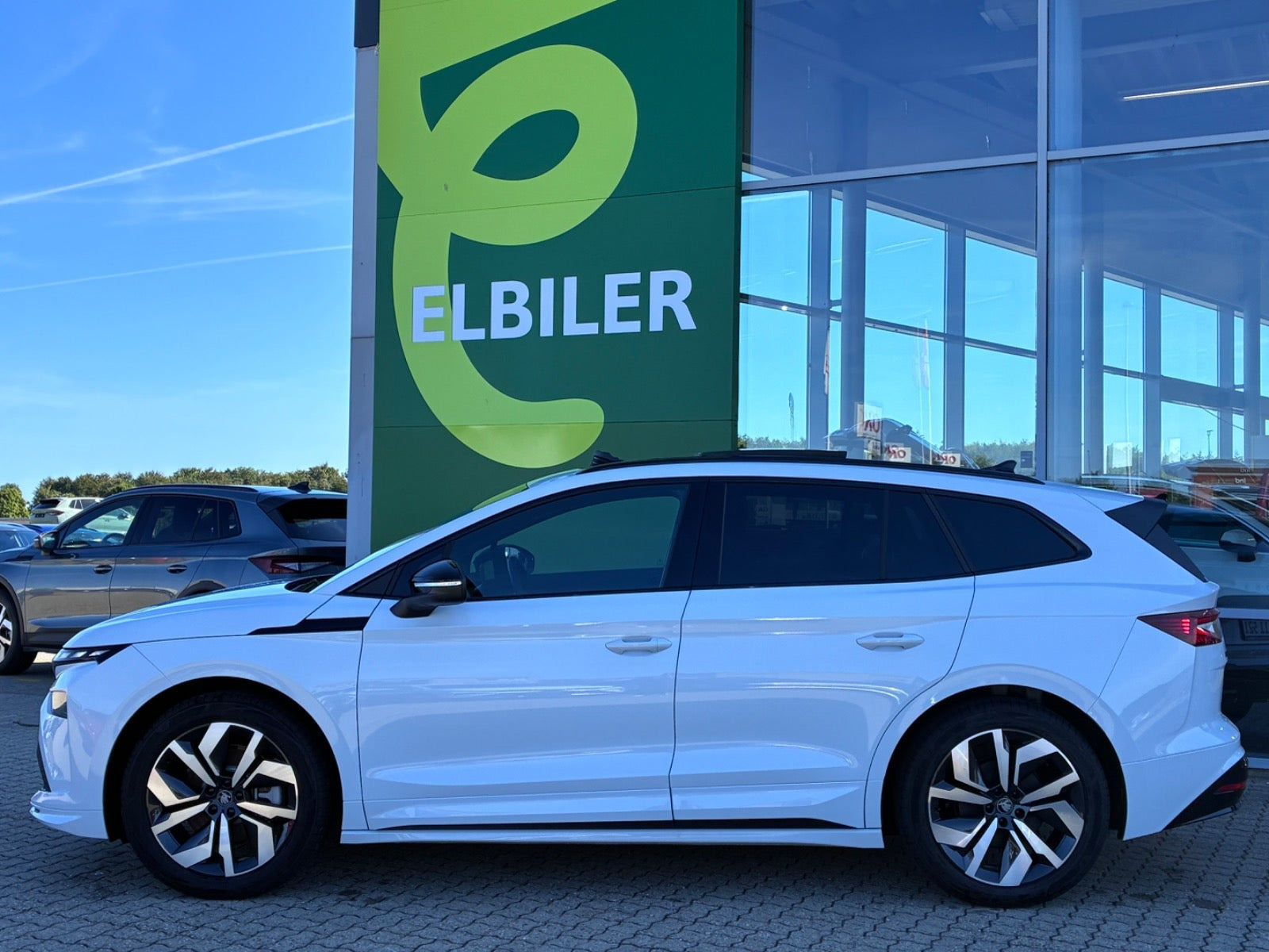 Hvid Skoda Enyaq fra 2026