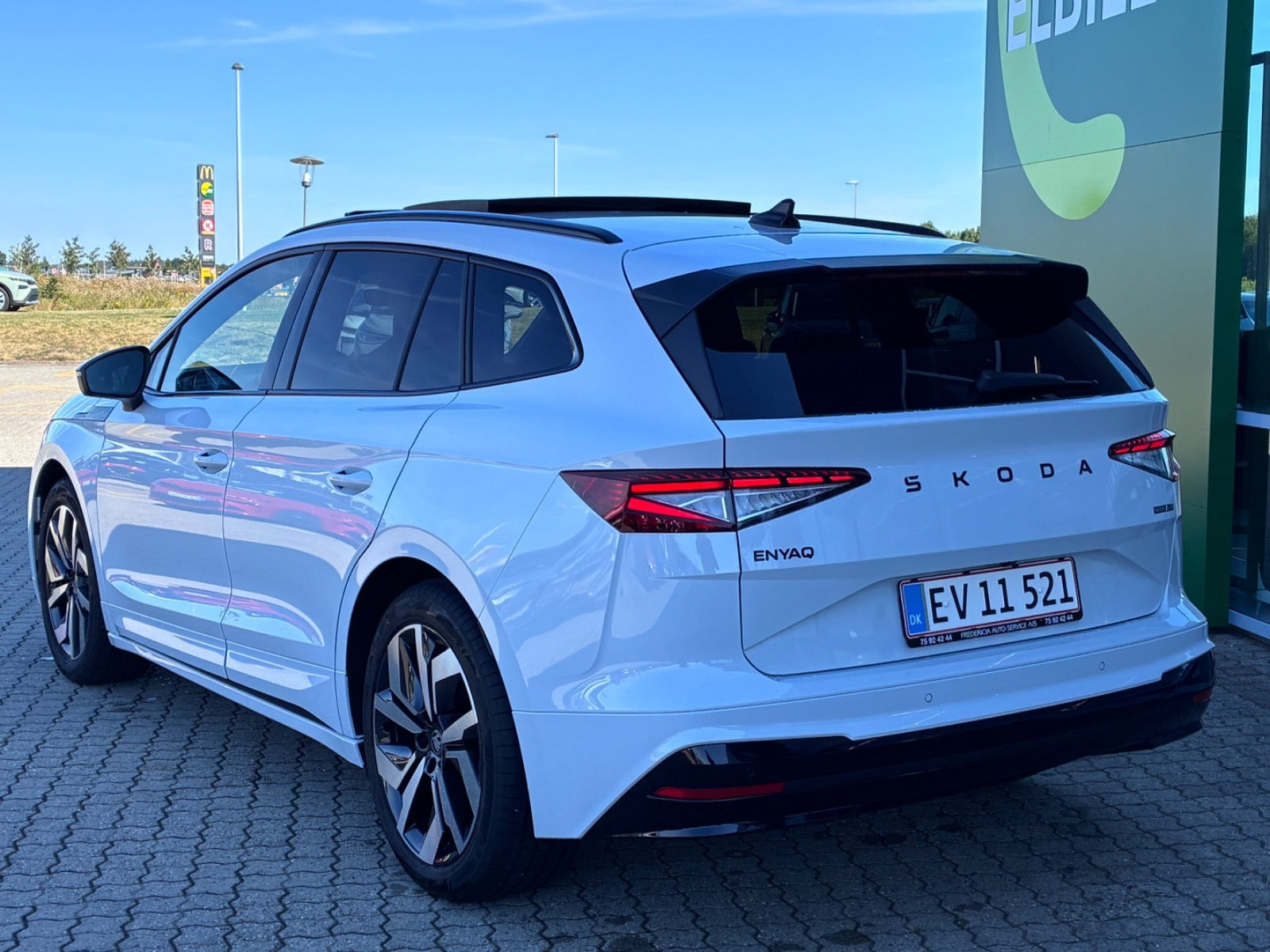 Hvid Skoda Enyaq fra 2026