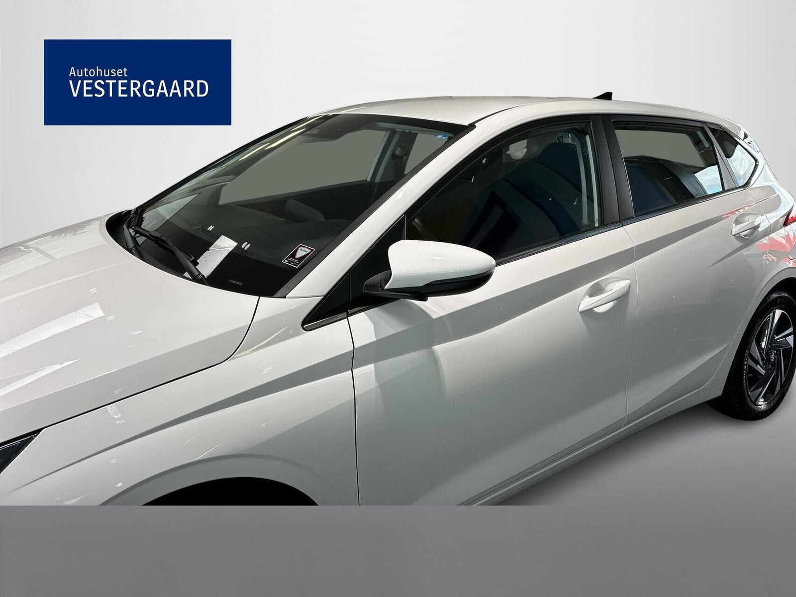 Hvid Hyundai i20 fra 2023
