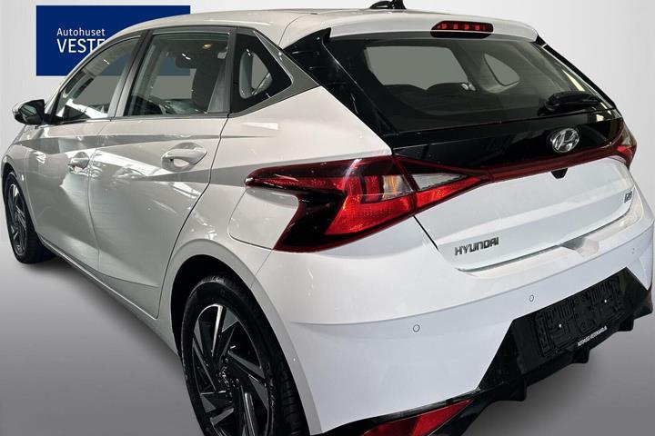 Hvid Hyundai i20 fra 2023