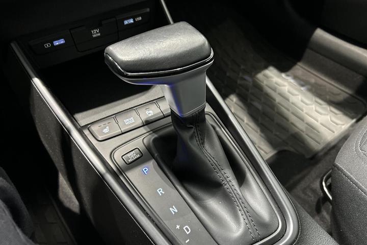 Hvid Hyundai i20 fra 2023
