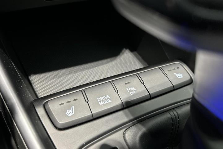 Hvid Hyundai i20 fra 2023