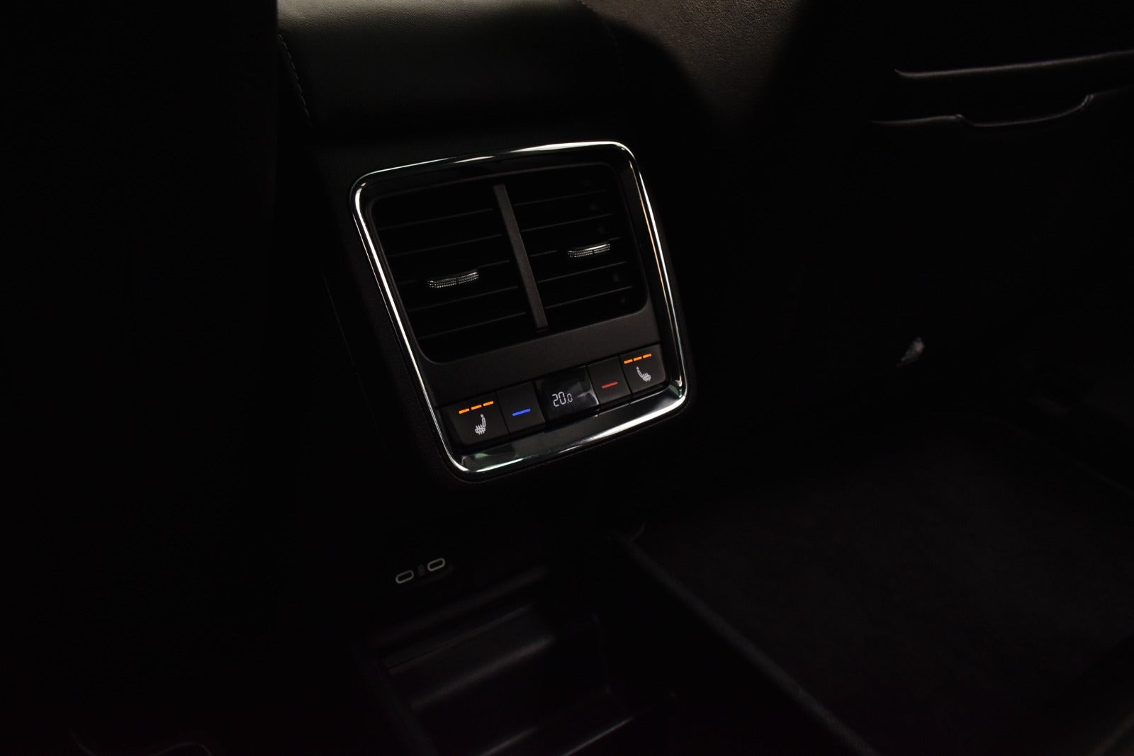 Hvid Skoda Enyaq fra 2022