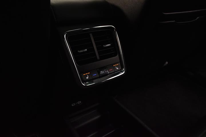 Hvid Skoda Enyaq fra 2022