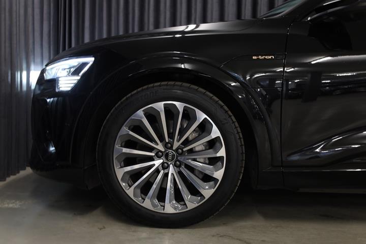 Sort Audi e-tron fra 2022