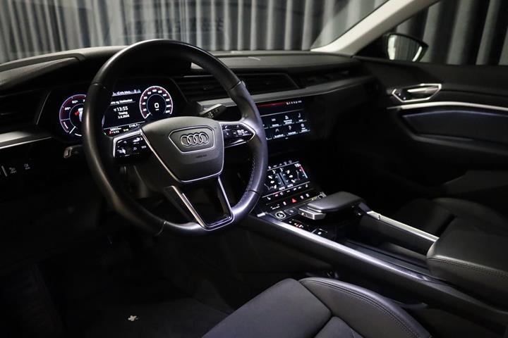 Sort Audi e-tron fra 2022