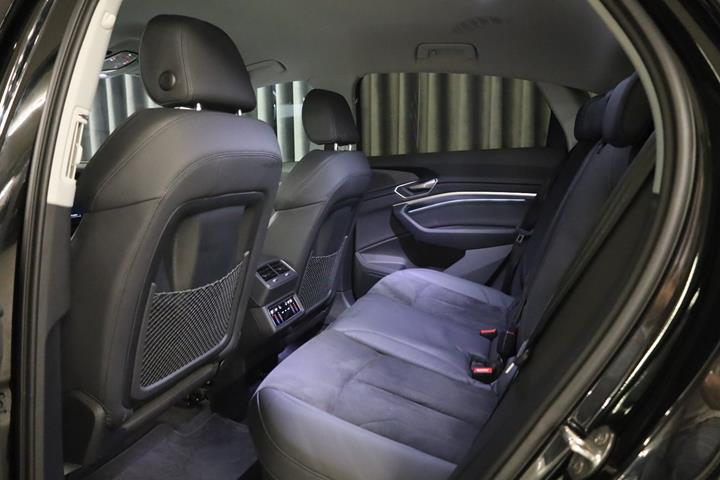 Sort Audi e-tron fra 2022