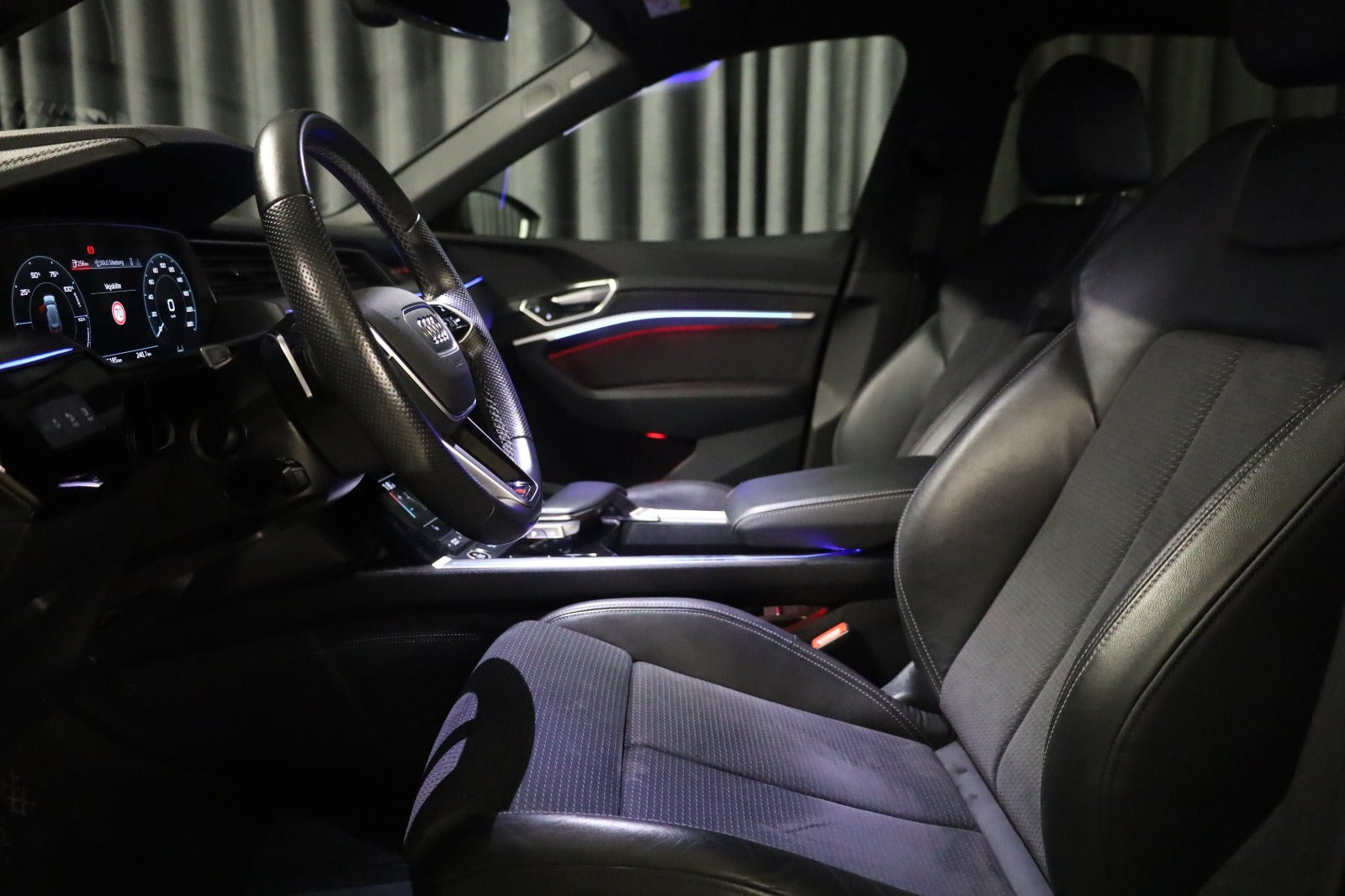 Blå Audi e-tron fra 2022
