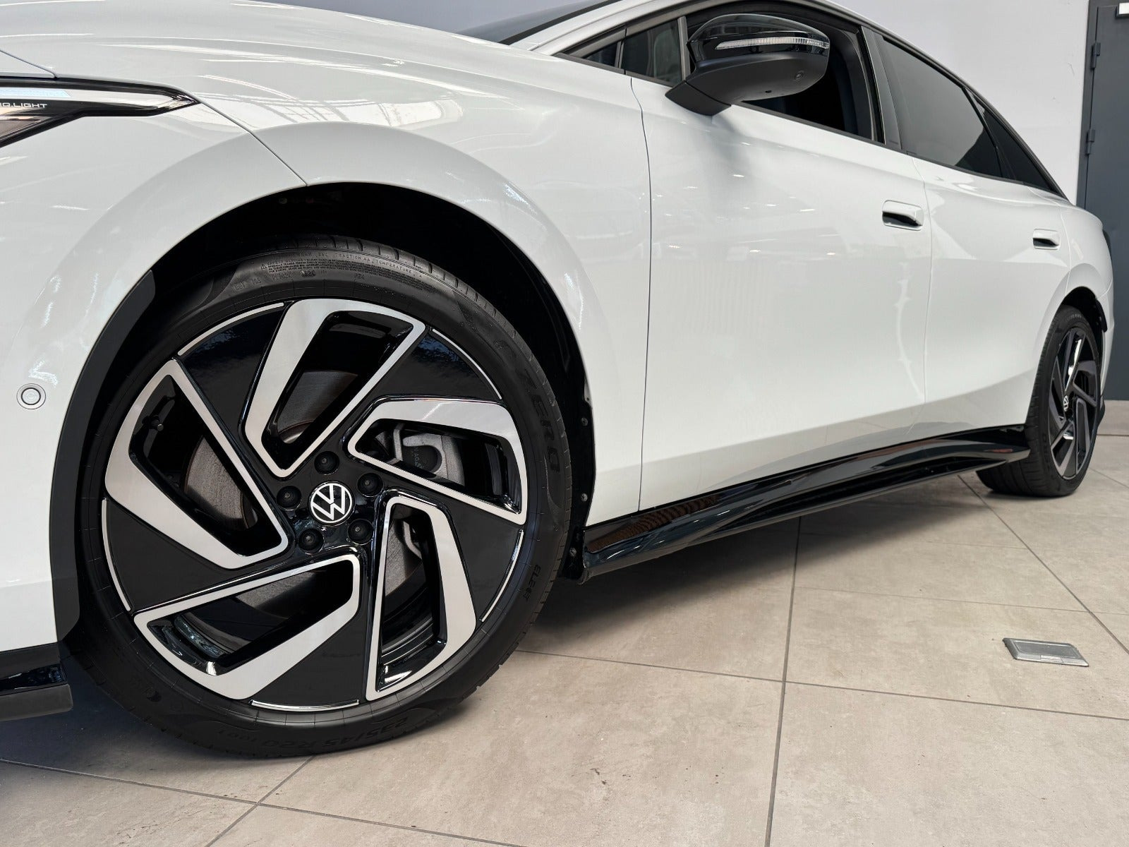 Hvid VW ID.7 fra 2025