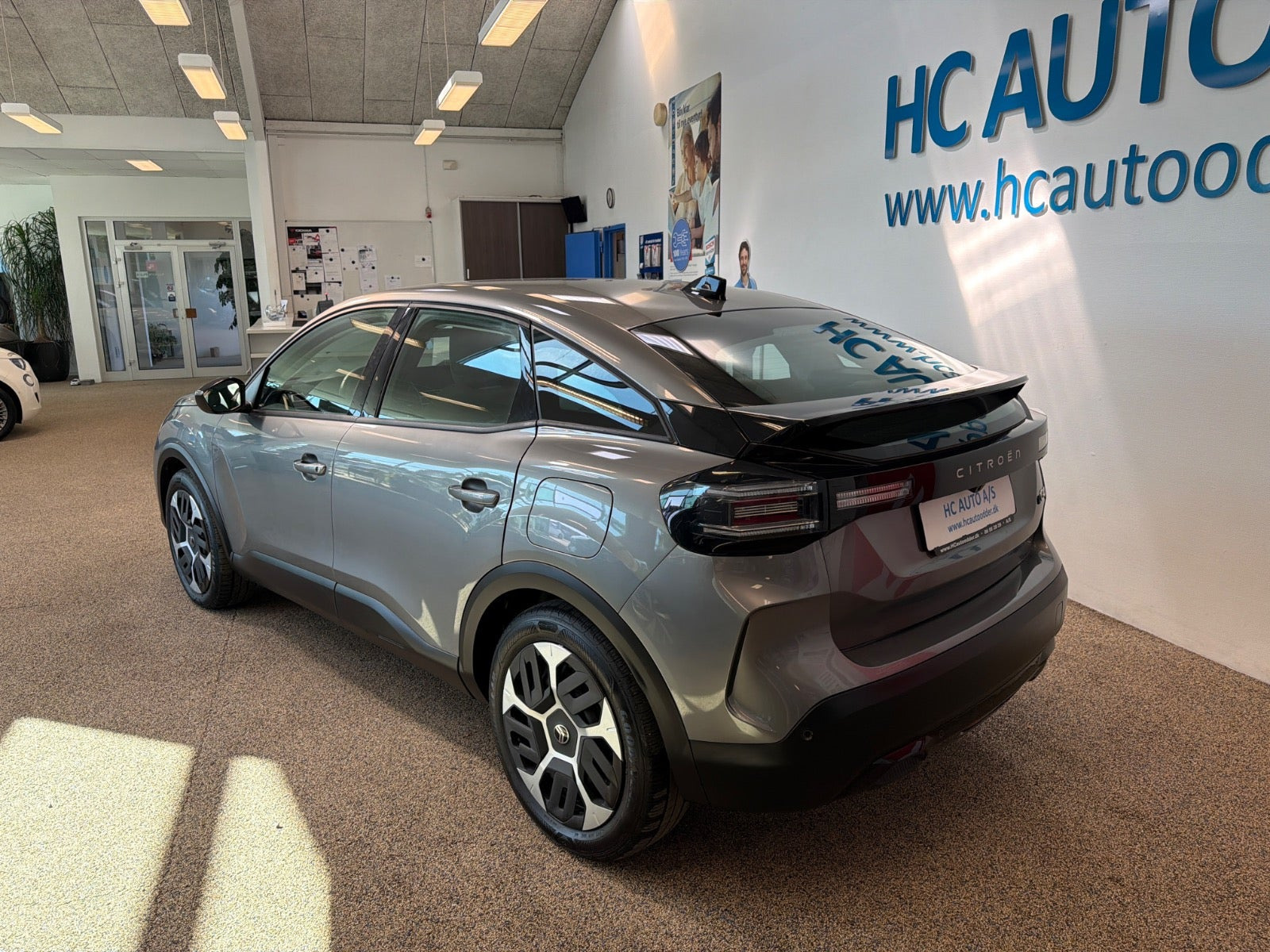 Grå Citroën ë-C4 fra 2025