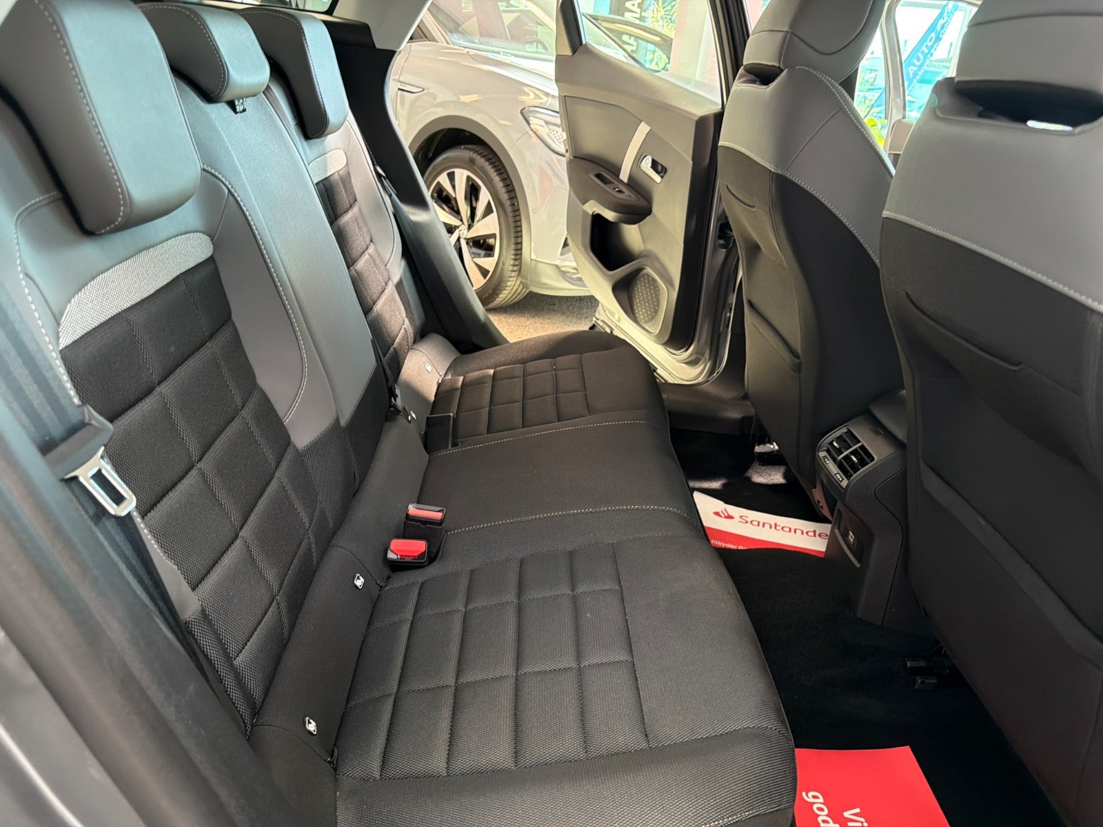 Grå Citroën ë-C4 fra 2025