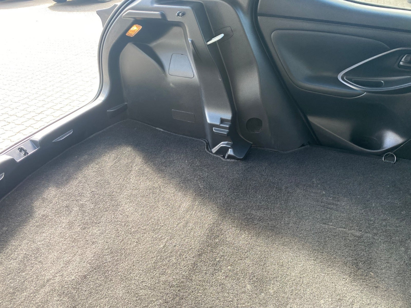 Hvid Toyota Yaris fra 2023