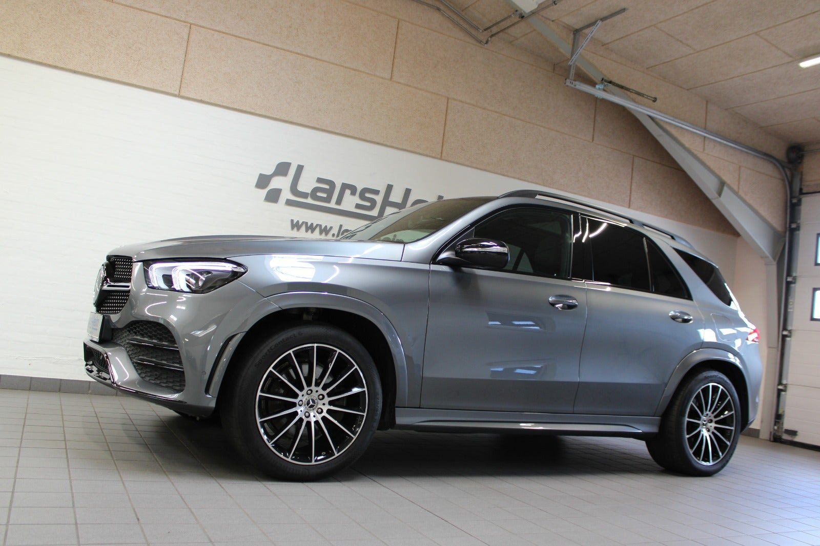 Grå Mercedes GLE350 de fra 2022
