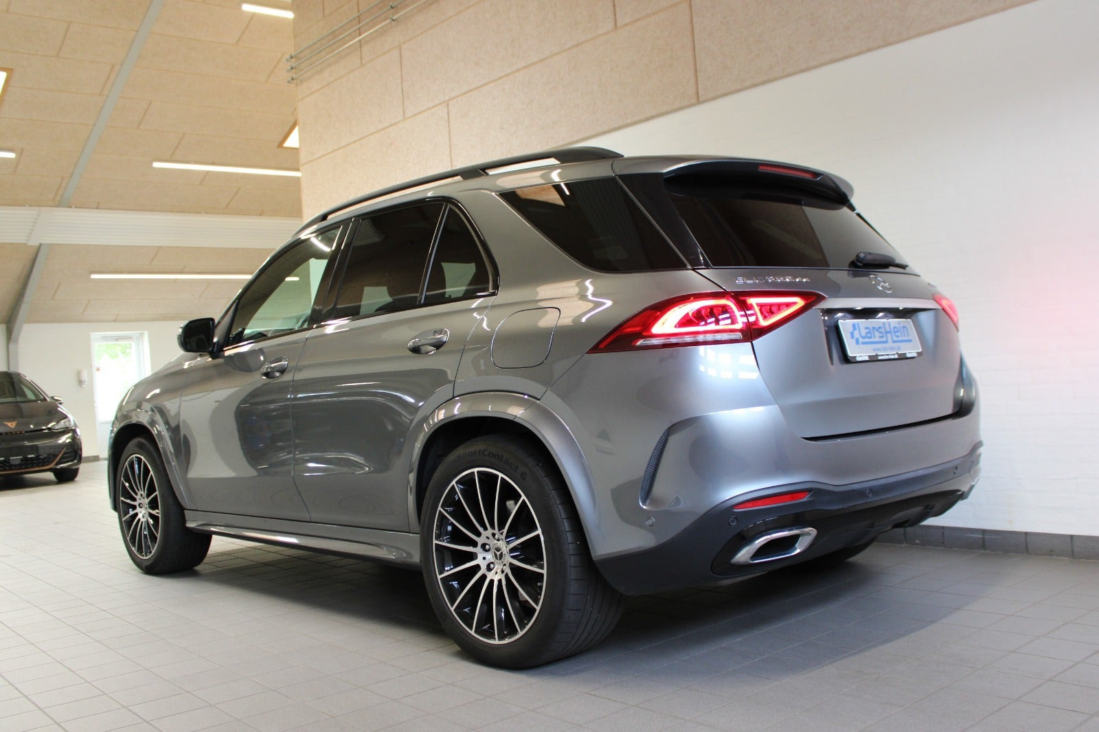 Grå Mercedes GLE350 de fra 2022