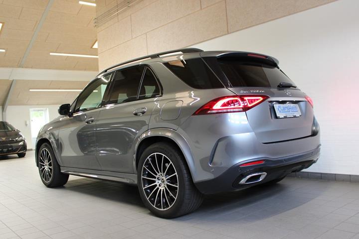 Grå Mercedes GLE350 de fra 2022