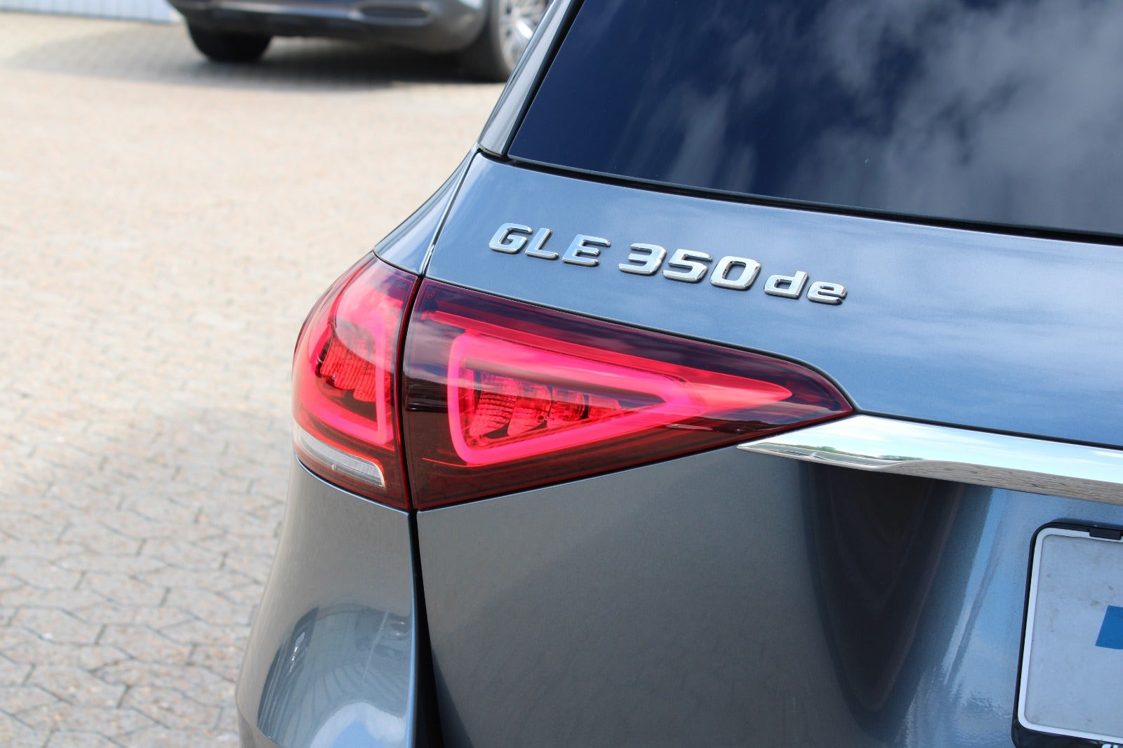Grå Mercedes GLE350 de fra 2022