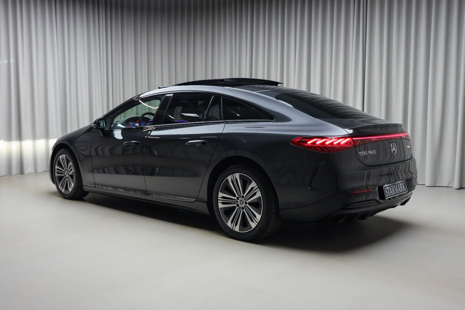 Grå Mercedes EQS450 fra 2025