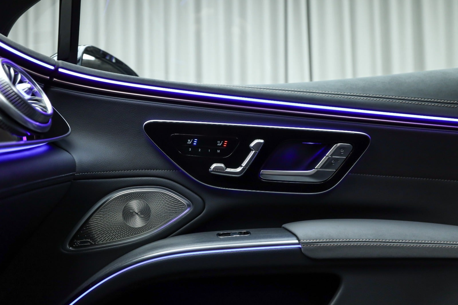Grå Mercedes EQS450 fra 2025