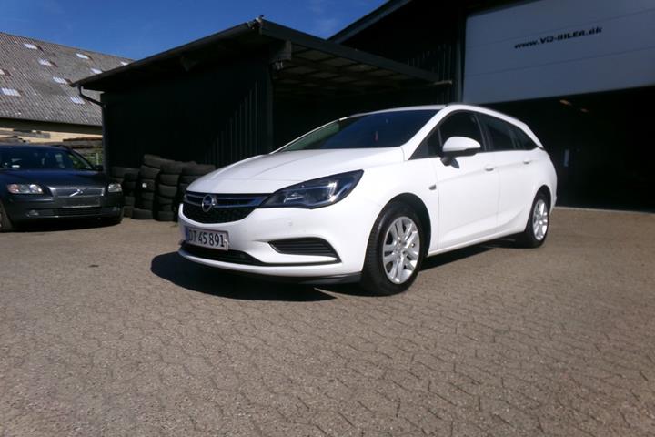 Hvid Opel Astra fra 2016