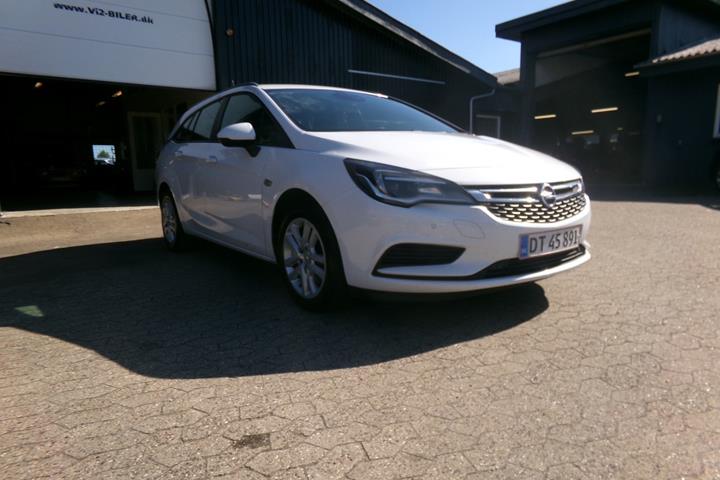 Hvid Opel Astra fra 2016