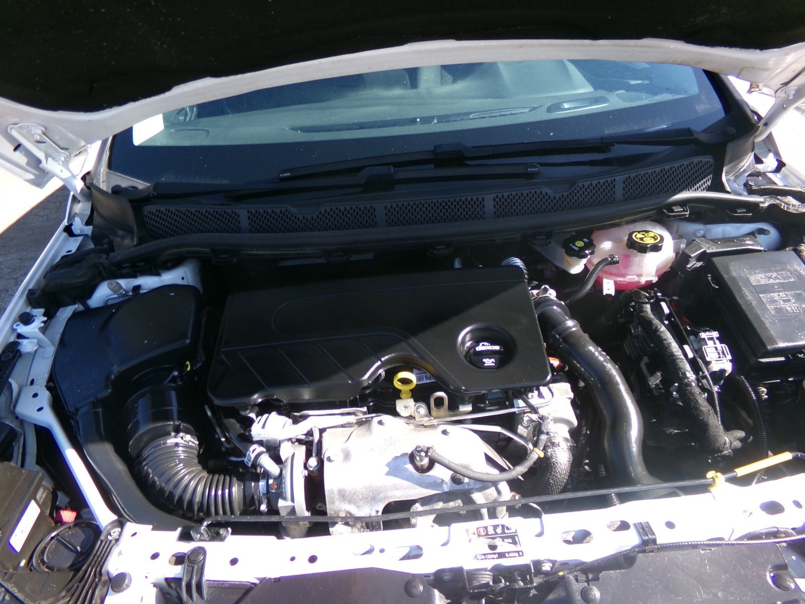 Hvid Opel Astra fra 2016