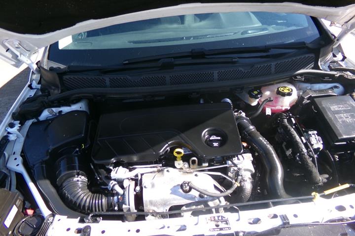 Hvid Opel Astra fra 2016