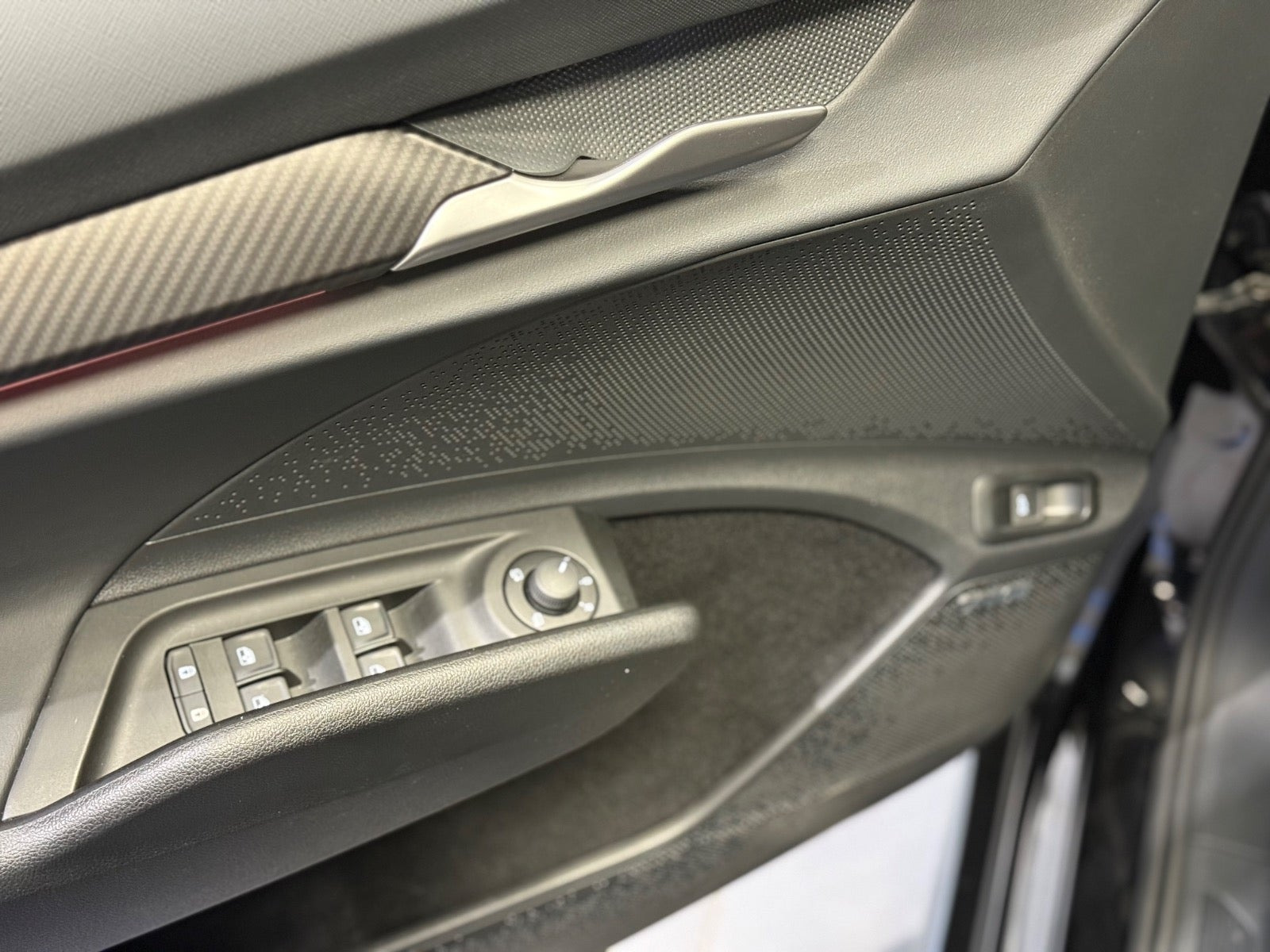 Sort Skoda Enyaq fra 2026