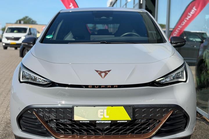 Grå Cupra Born fra 2024
