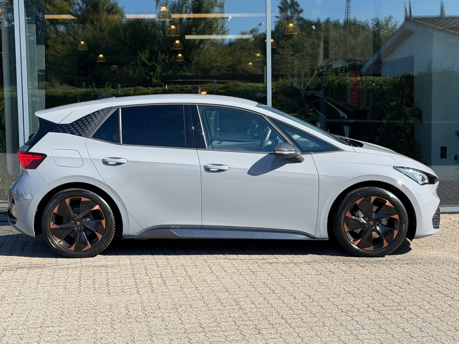 Grå Cupra Born fra 2024