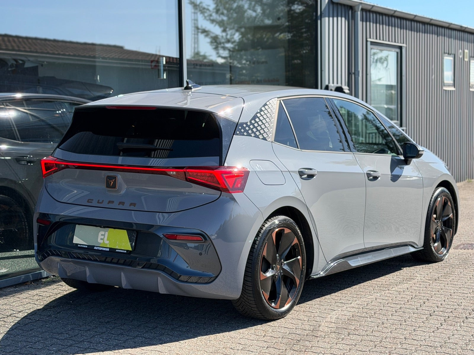 Grå Cupra Born fra 2024