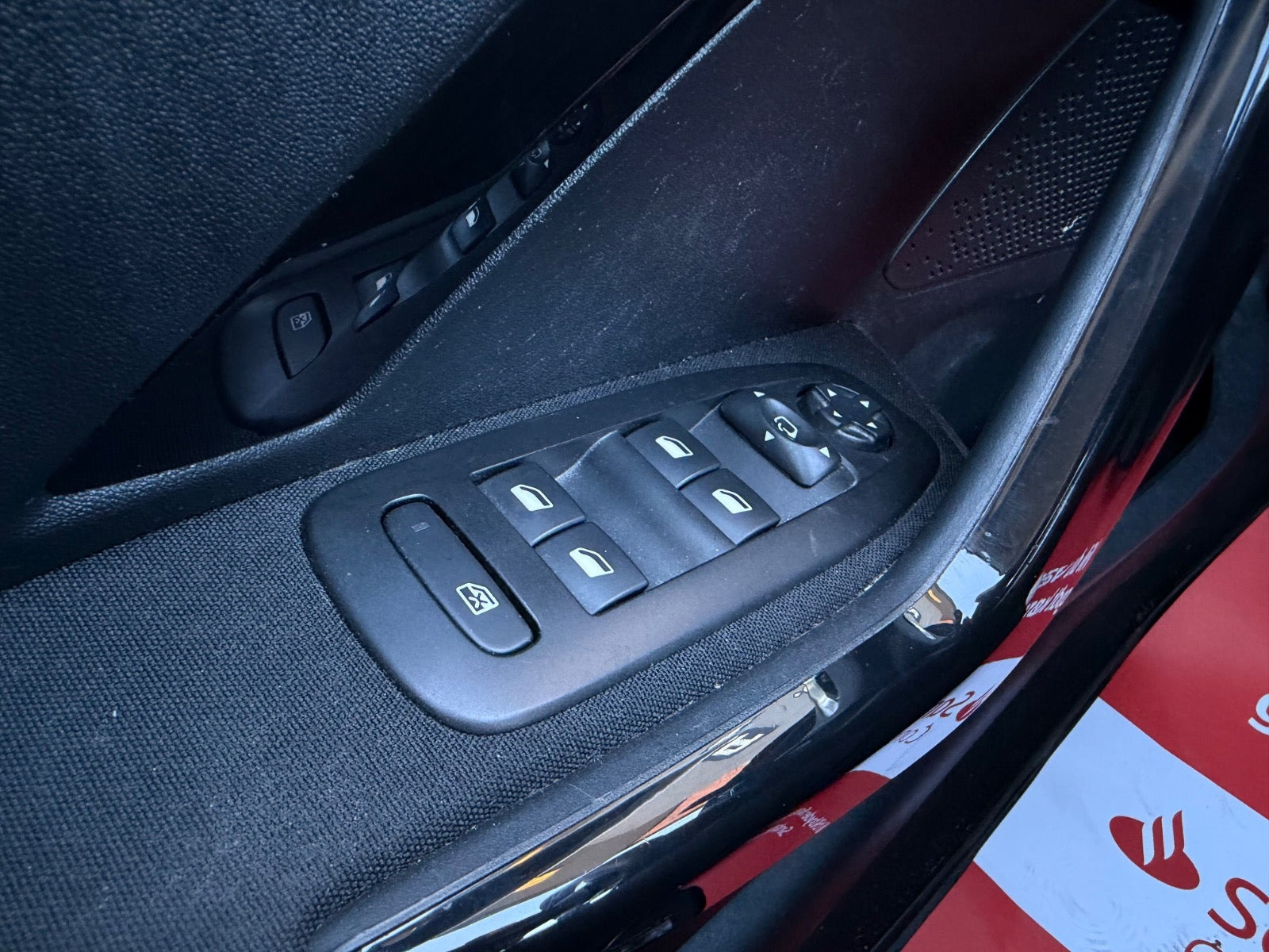 undefined Peugeot 208 fra 2017