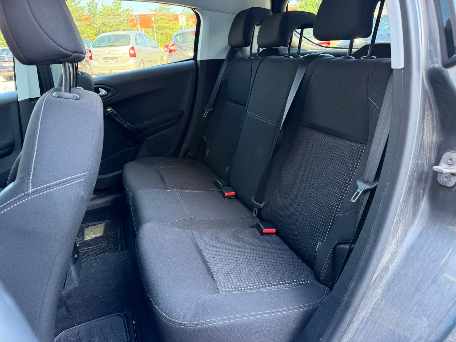 undefined Peugeot 208 fra 2017