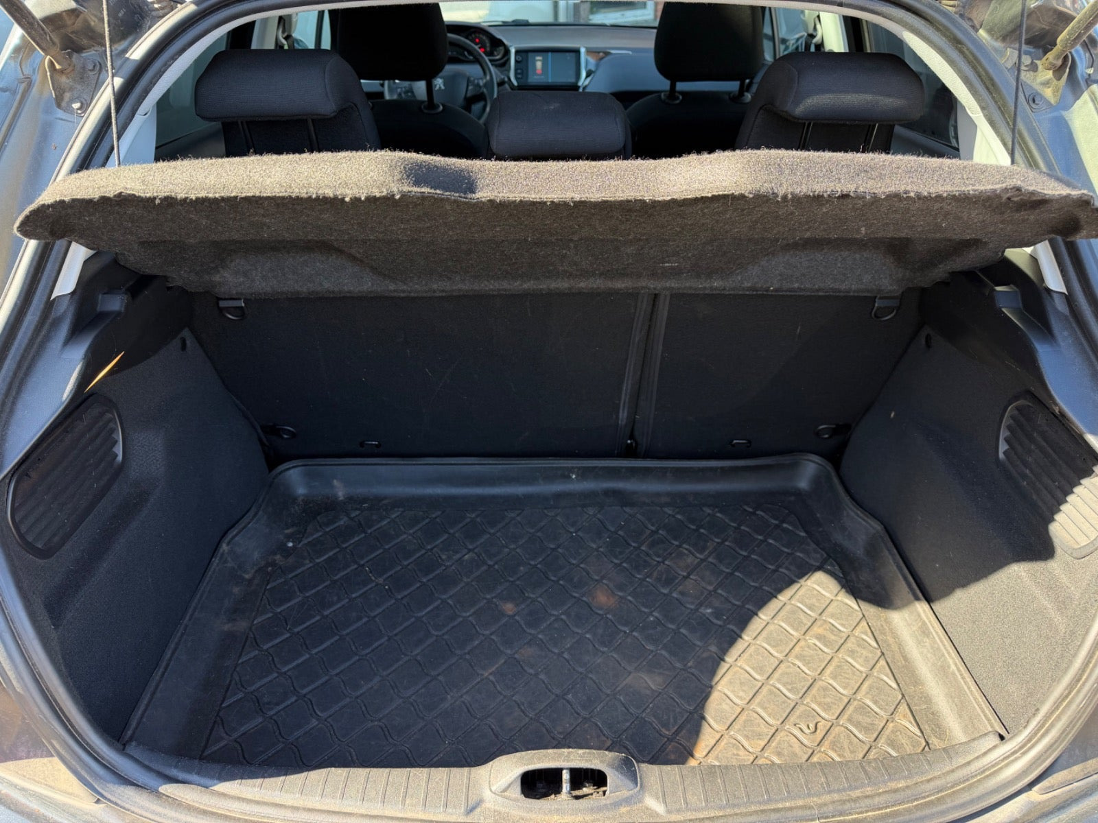 undefined Peugeot 208 fra 2017