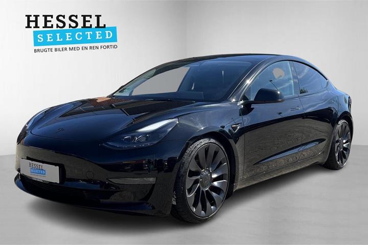 Sort Tesla Model 3 fra 2022