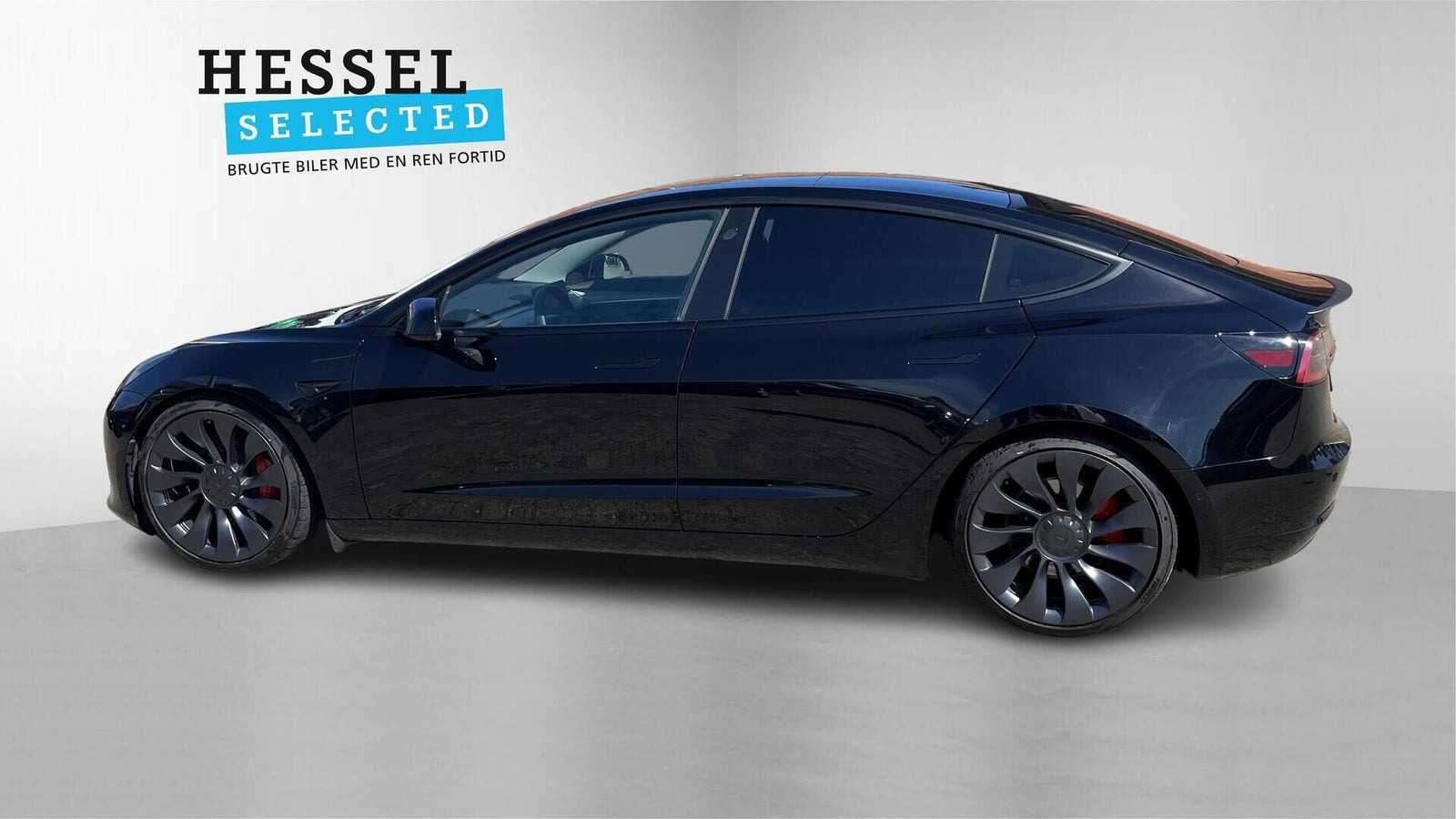 Sort Tesla Model 3 fra 2022