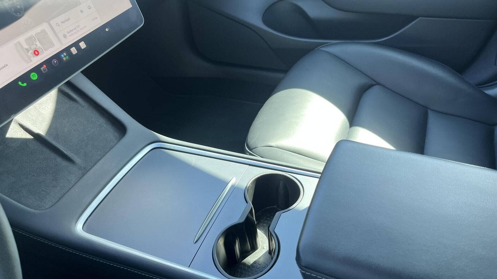 Sort Tesla Model 3 fra 2022