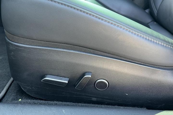 Sort Tesla Model 3 fra 2022