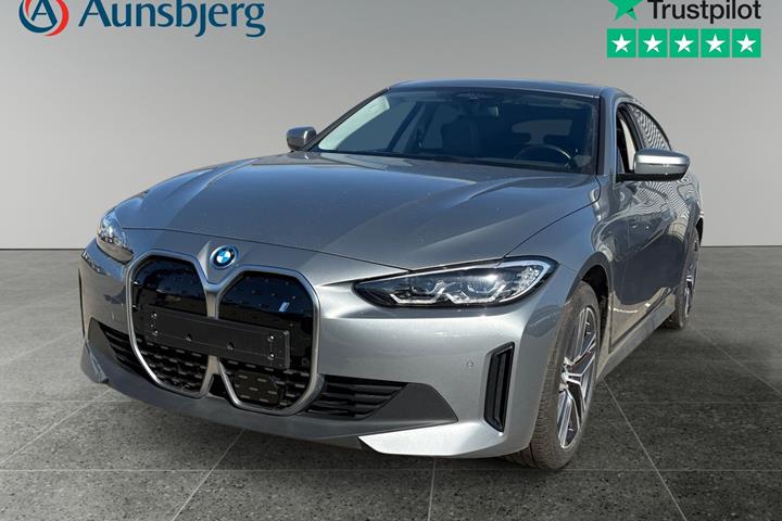 Grå BMW i4 fra 2023