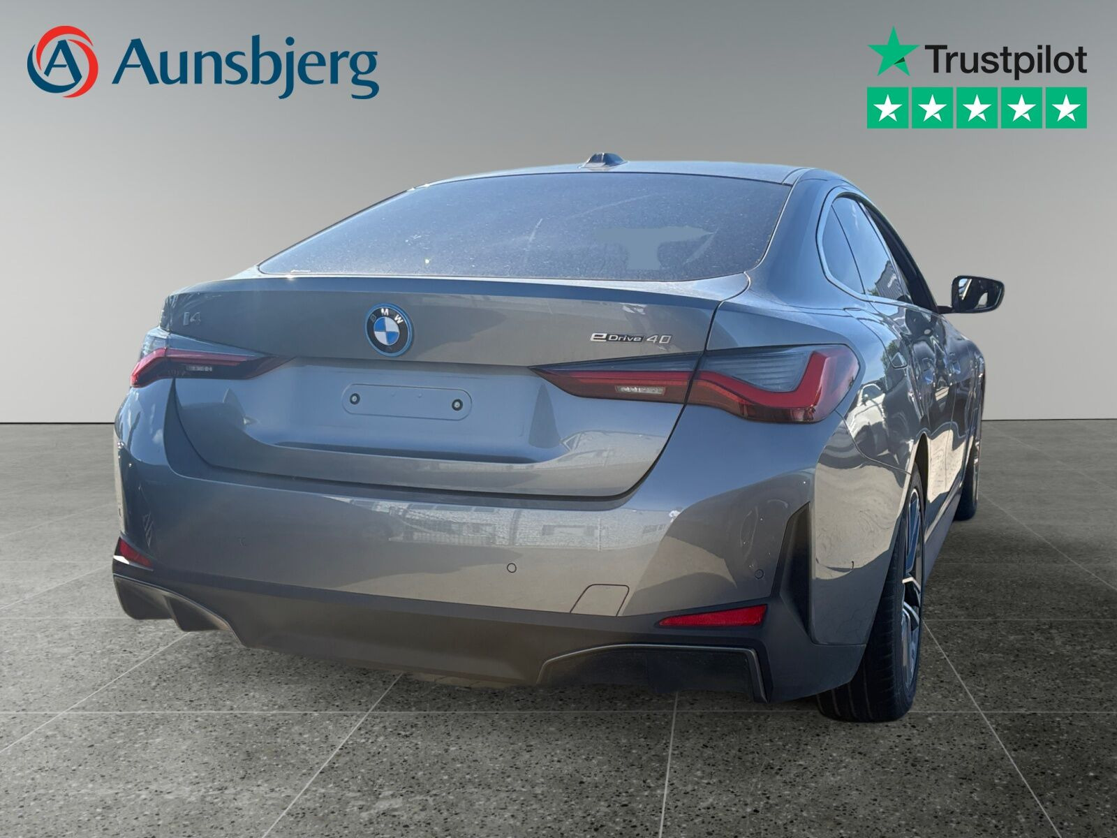 Grå BMW i4 fra 2023