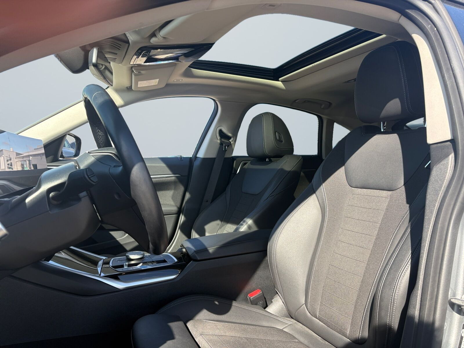 Grå BMW i4 fra 2023